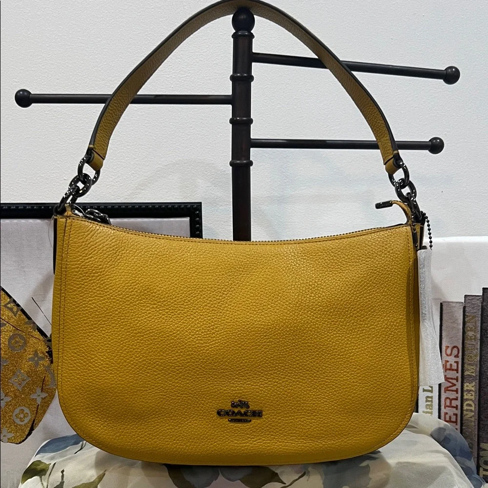 Coach Chelsea NWT Leather Shoulder Bag - Picture 1 of 12